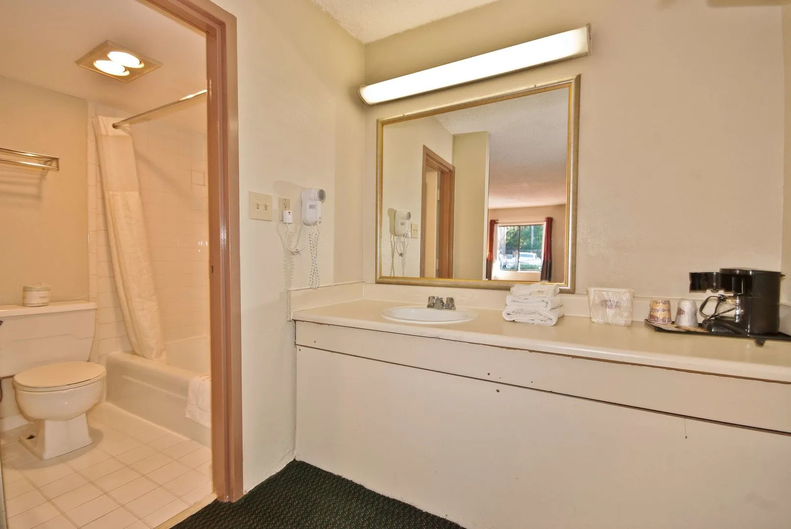 Country Hearth Inn & Suites Marietta