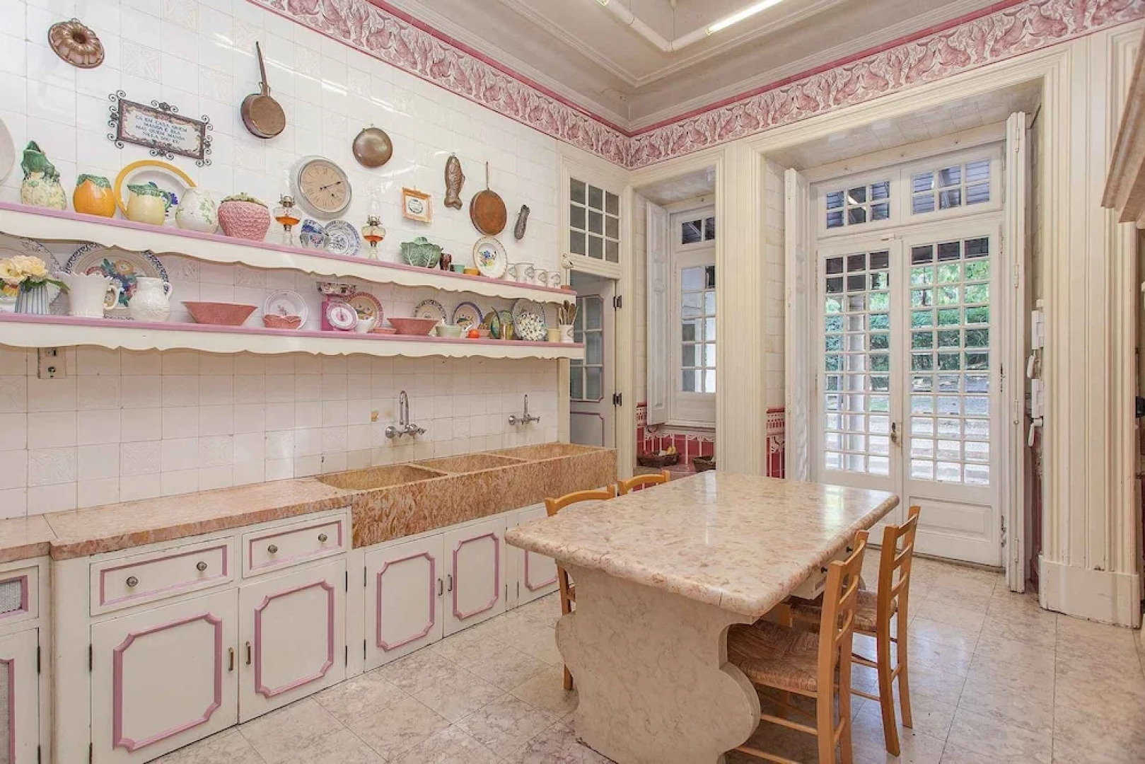 The Romantic Suites & Garden Guest House - Adults Only