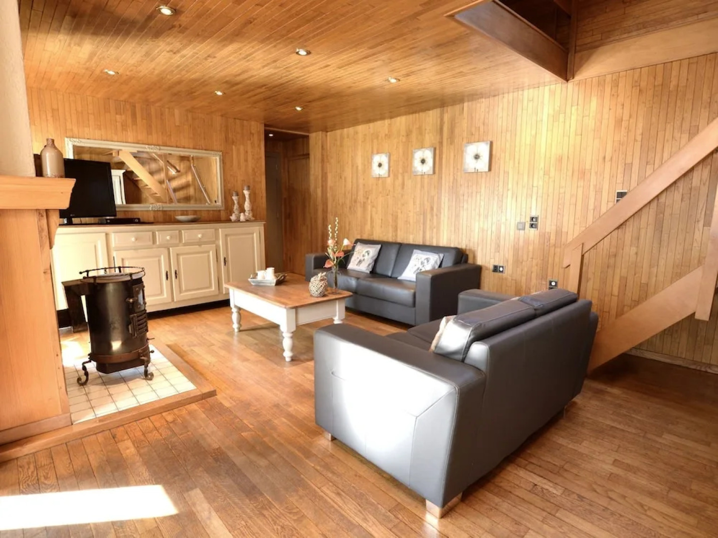 Spacious Holiday Home near Forest in Peer