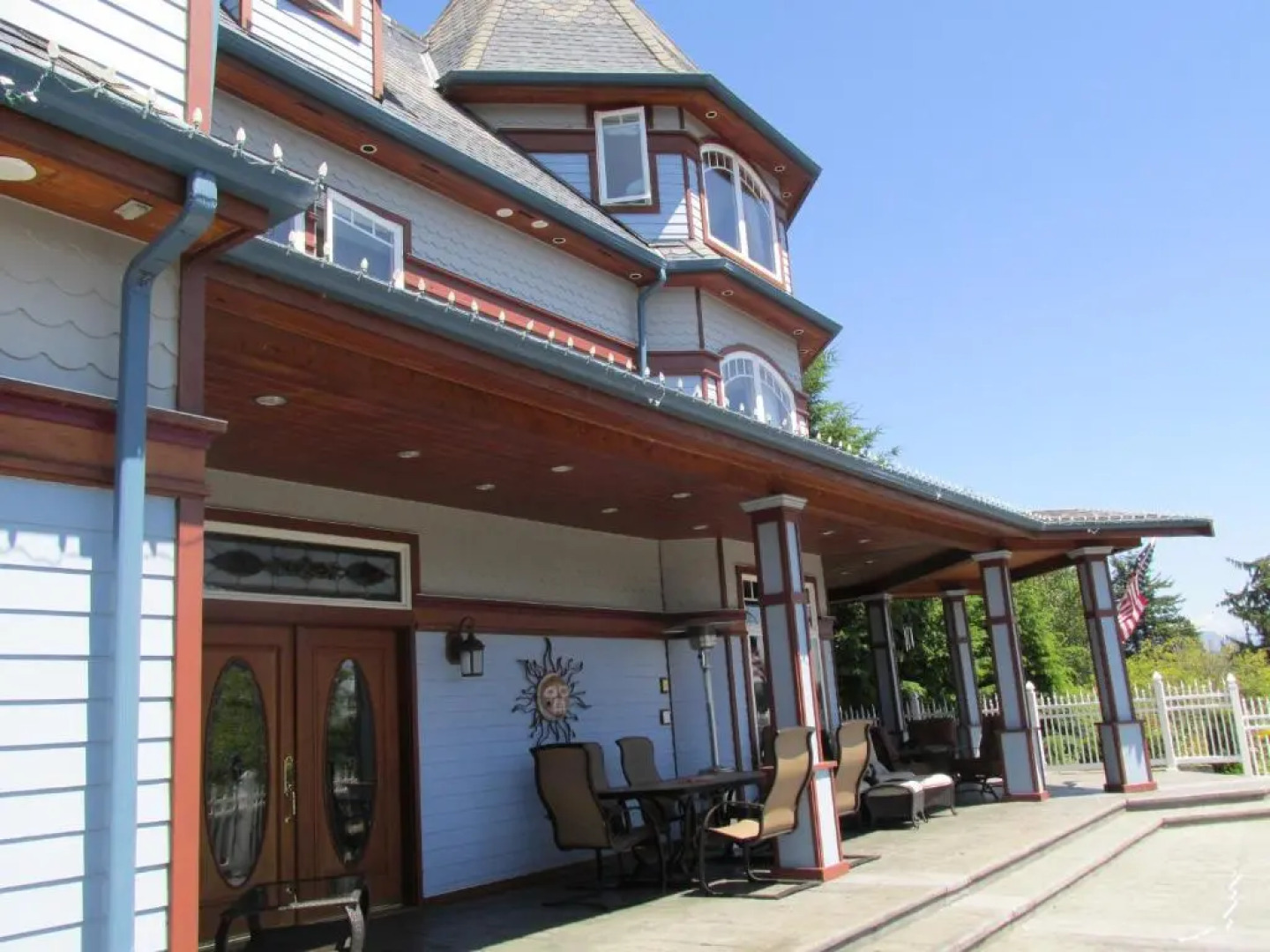 Mansion Inn Lake Stevens