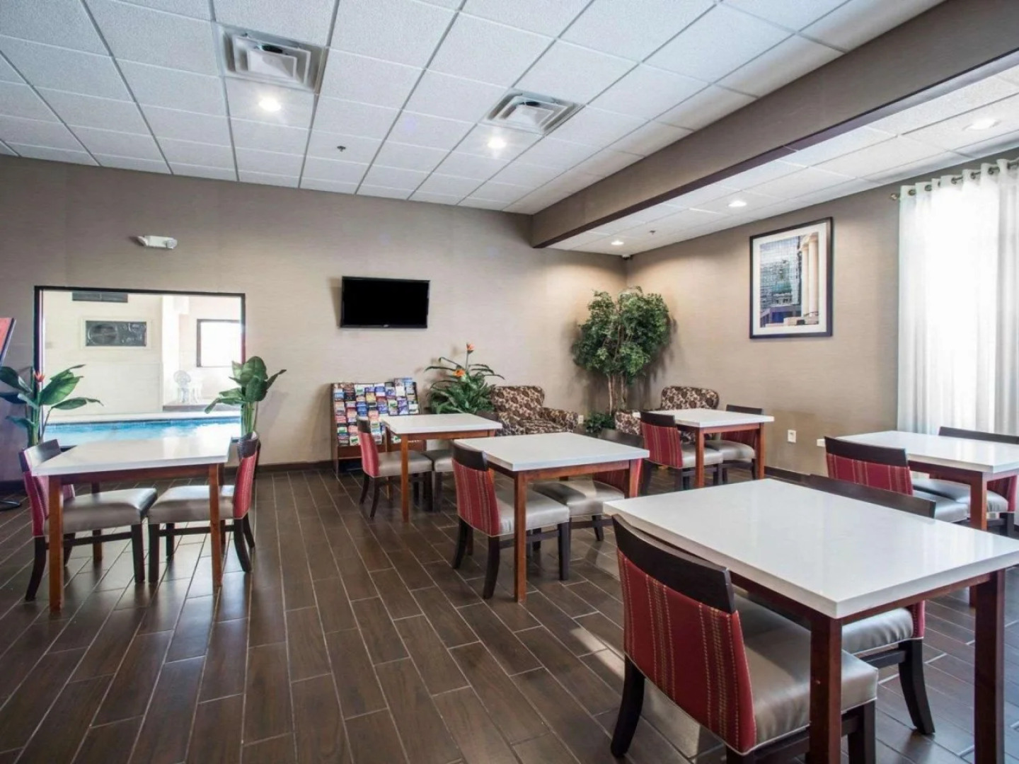 Comfort Inn & Suites St. Louis - Hazelwood