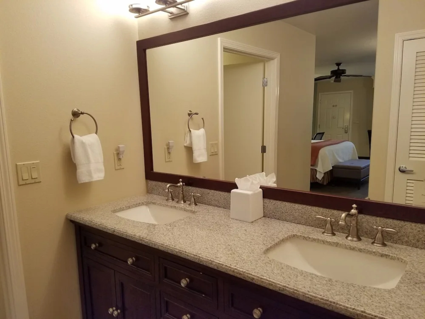 Redwood Garden Inn