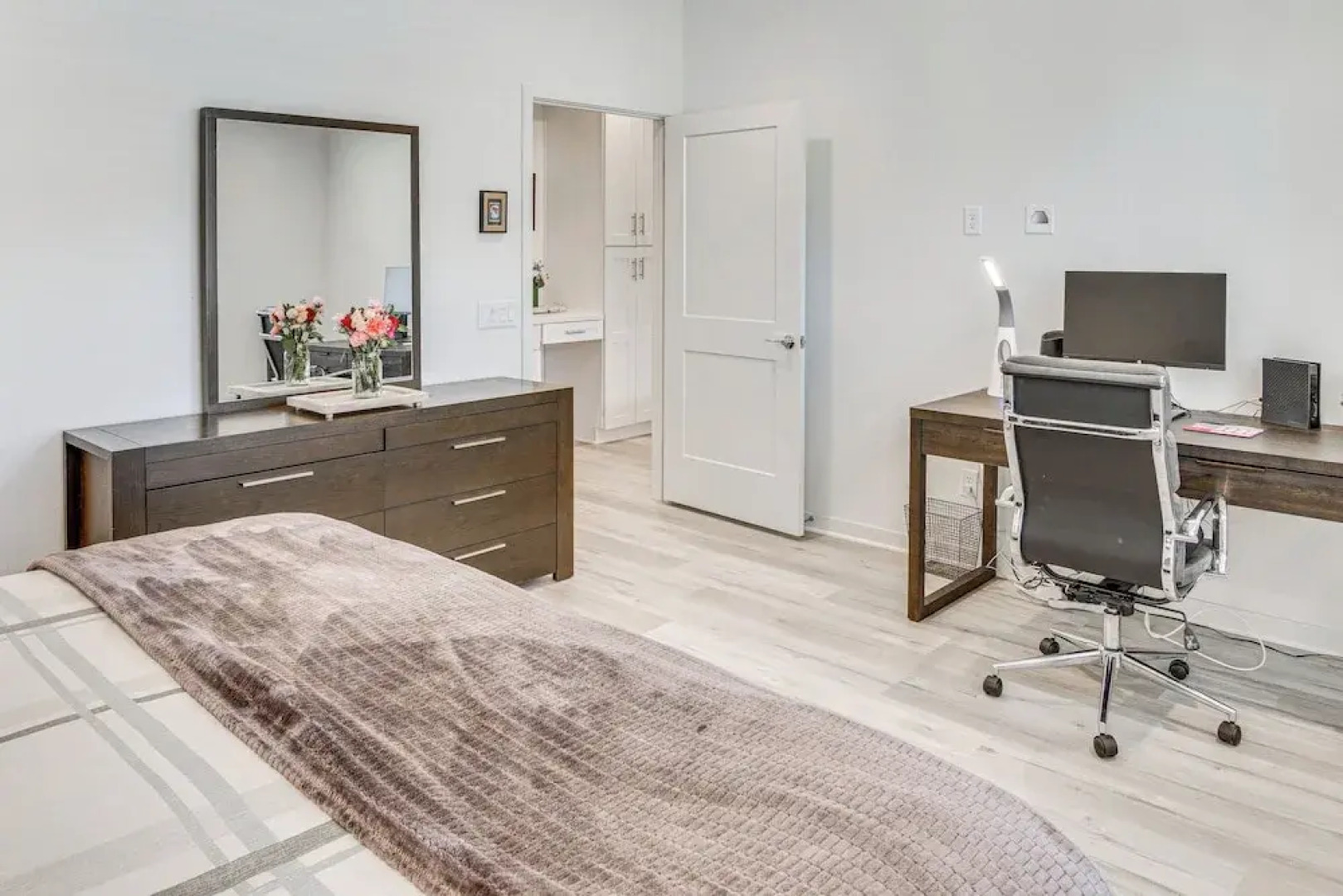 Quiet Simi Valley Home w/ Patio & Pool Access!