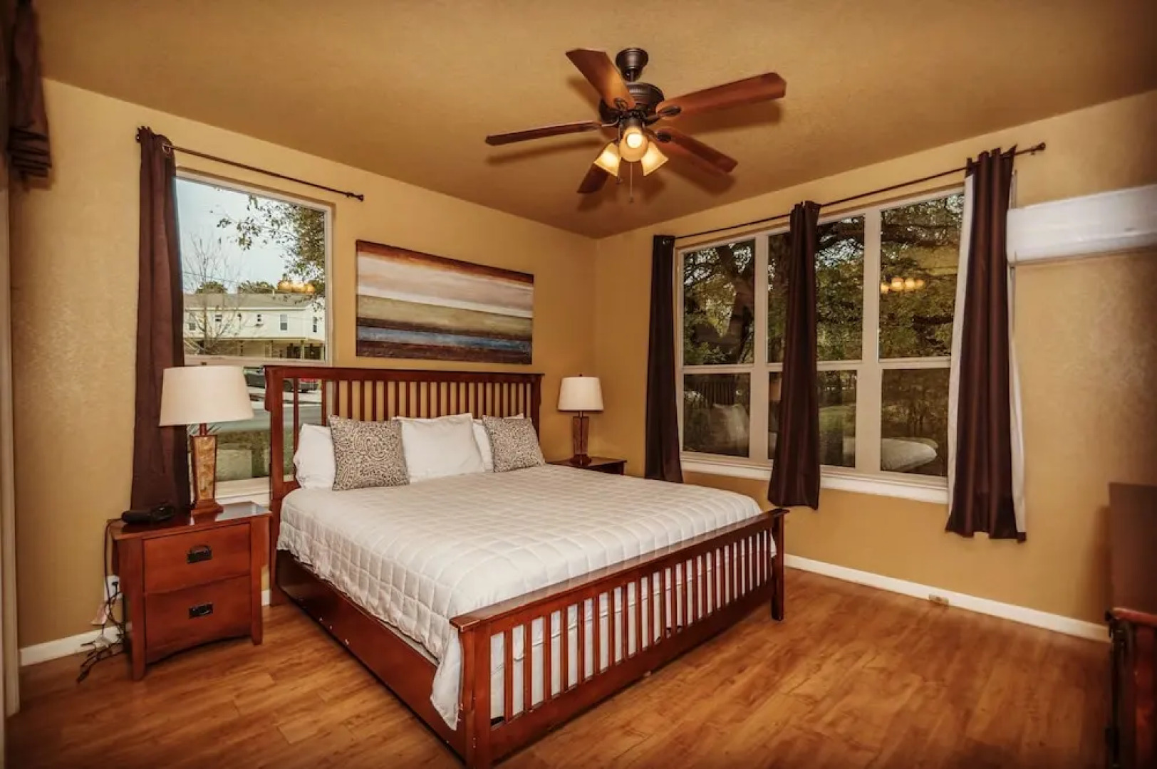 River Rd. Treehouses- Mockingbird Lodge