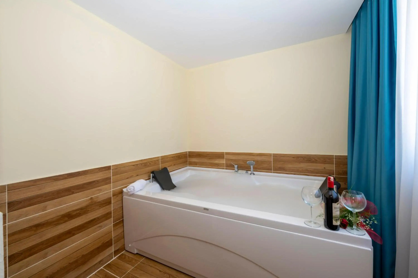 Diamond luxury Hotel