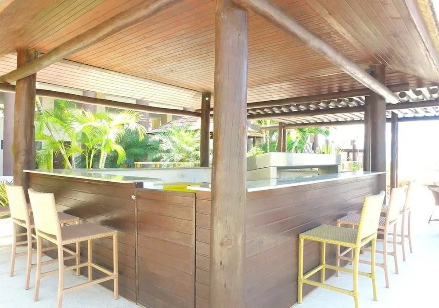 Cobertura Beira-Mar c/ Piscina Privativa – Barra Bali 417