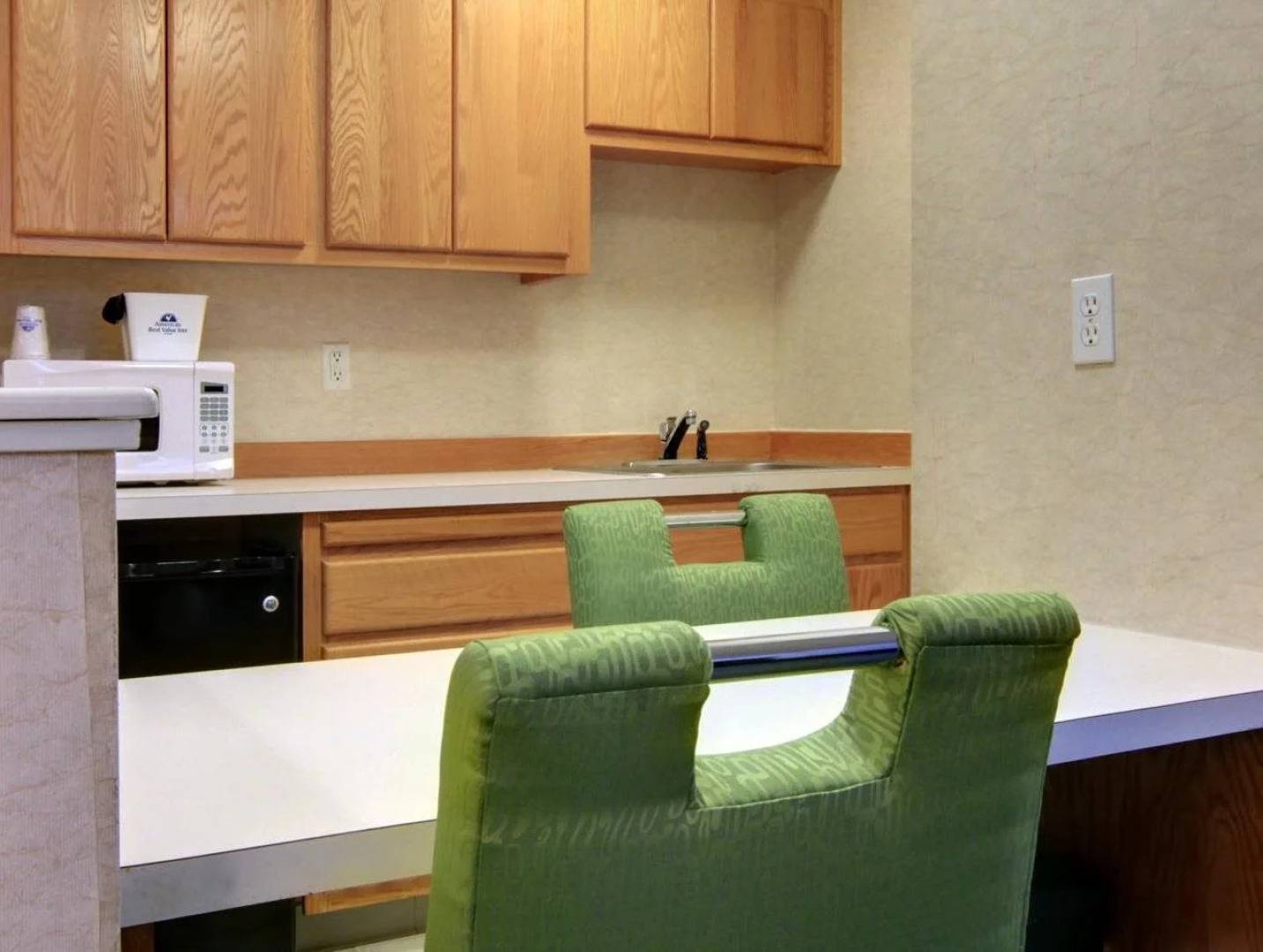 Americas Best Value Inn-Edmonds Seattle North
