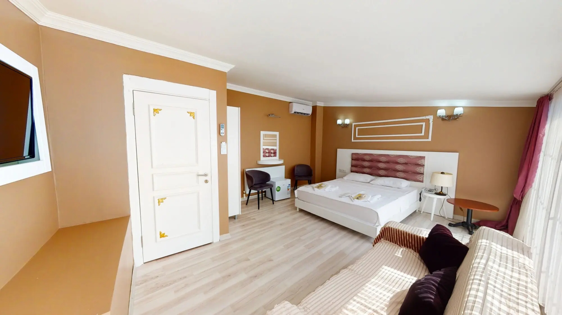 The Wolf Hotel