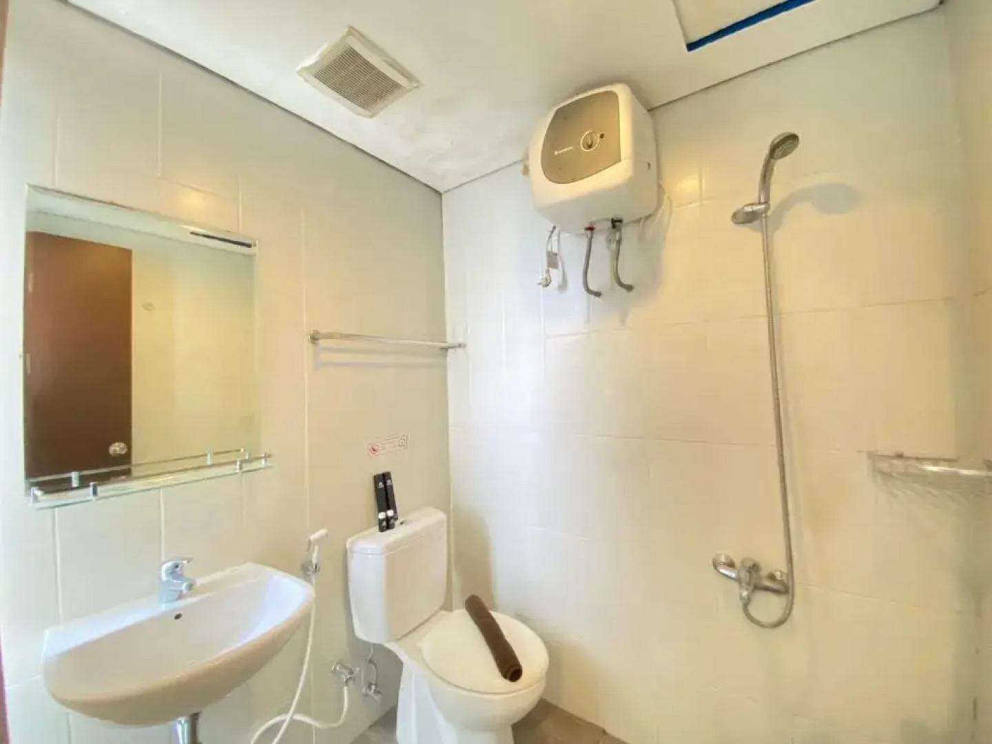 Private And Spacious Studio Room At Skyland City Jatinangor