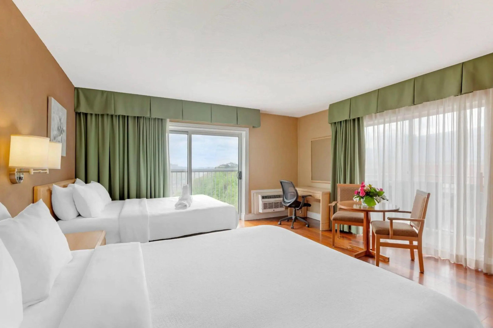 Quality Hotel Fallsview Cascade