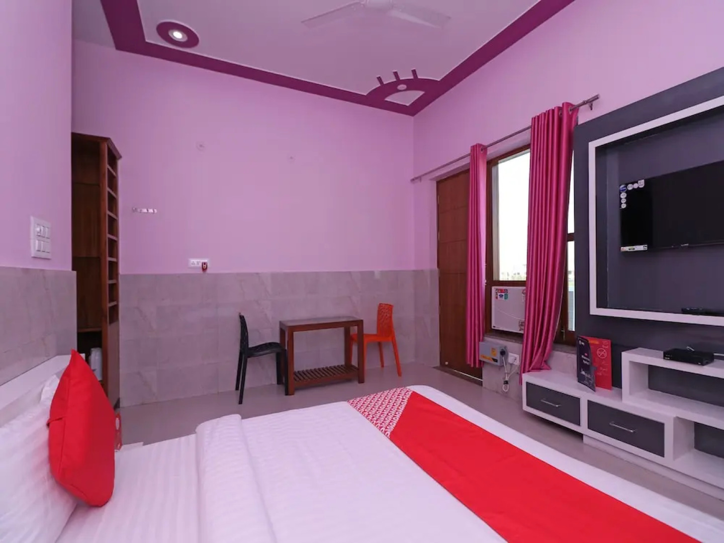 OYO 12065 Hotel Raj Palace