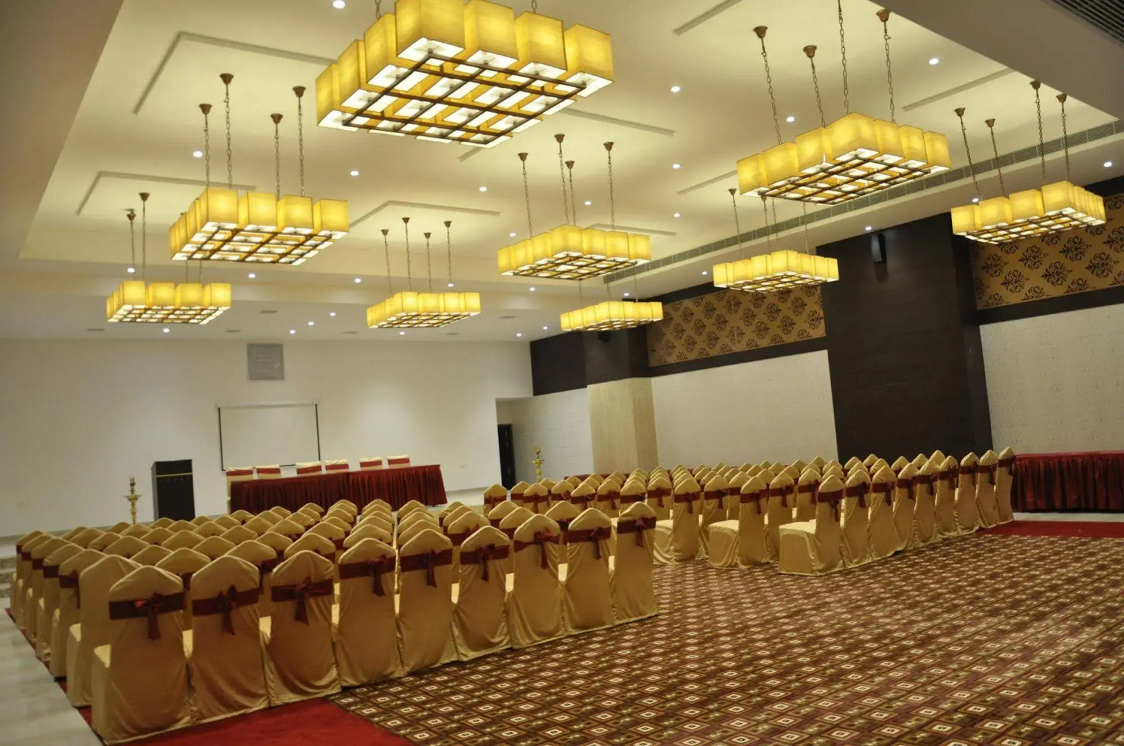 Hotel Ganpat Grand, Palani