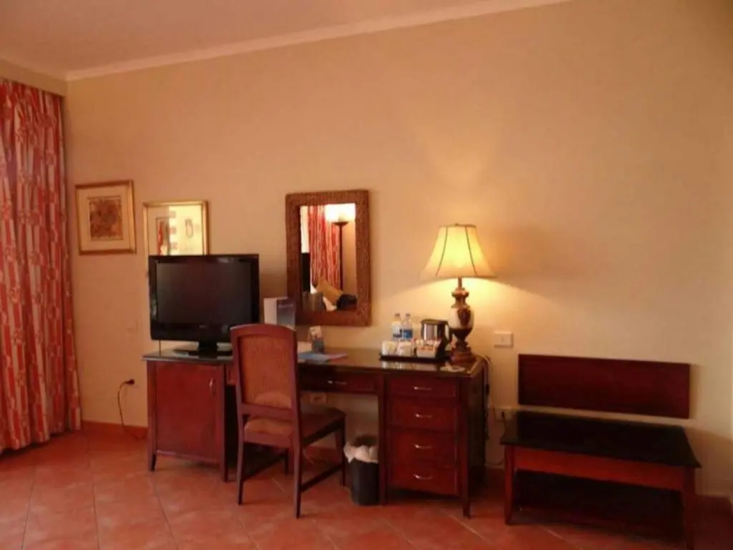 Patio suit, Porto marina