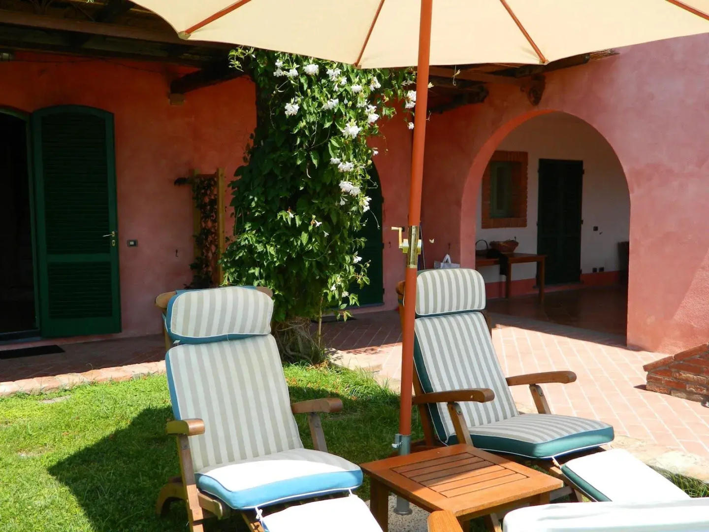 Villa Il Pino by Vacavilla