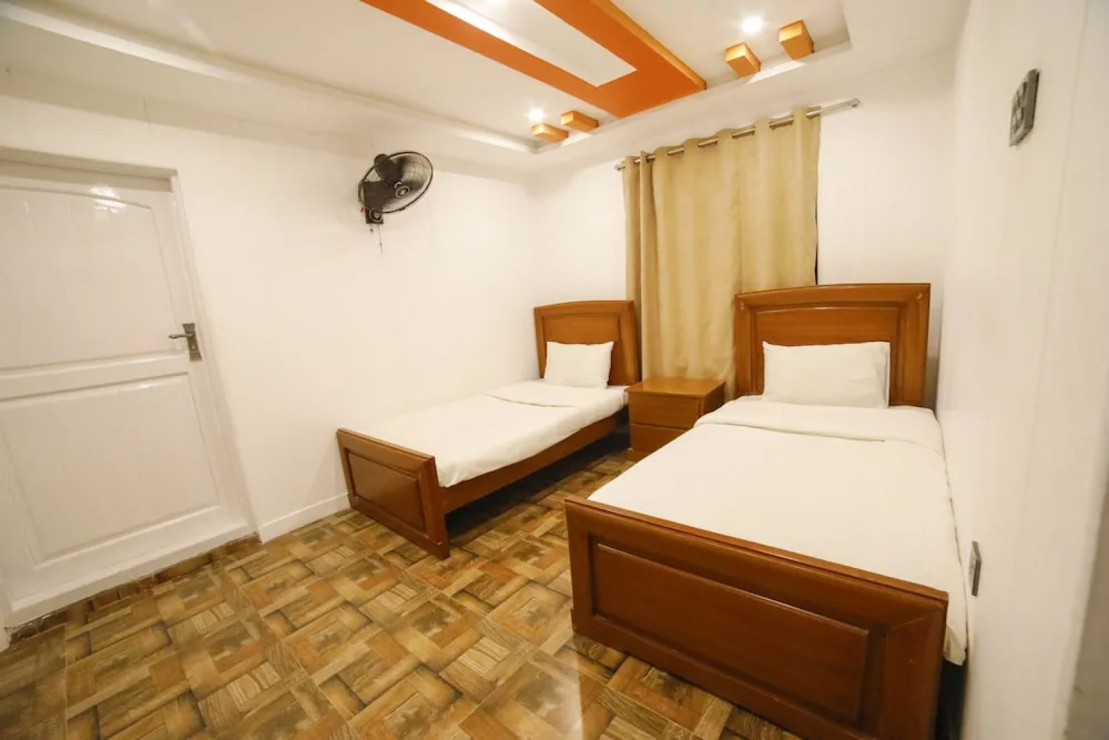 Roomph Premium Al Noor Airport Road