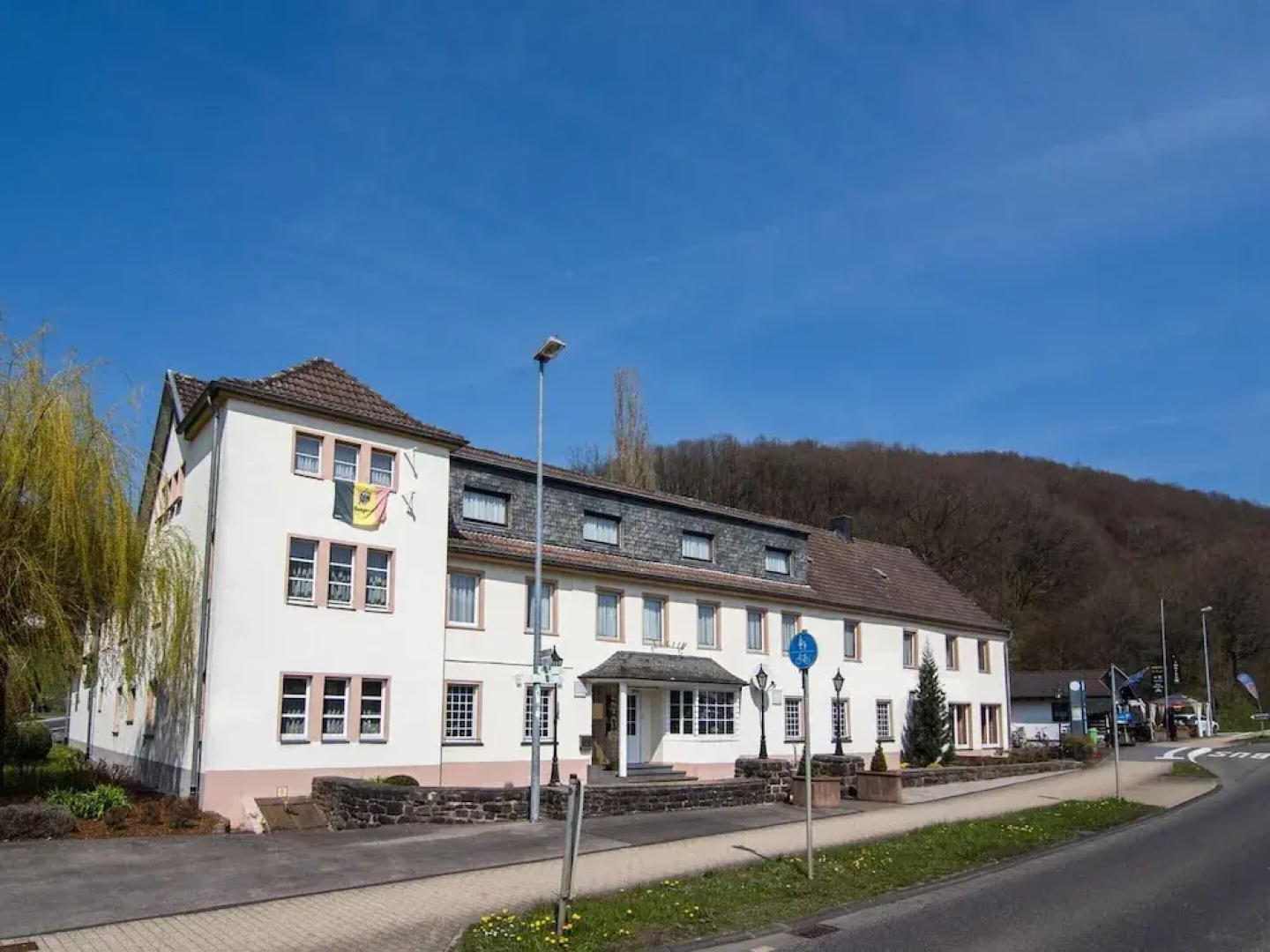 Grosse Gruppenunterkunft im Nationalpark Eifel mit Bar und Terrasse