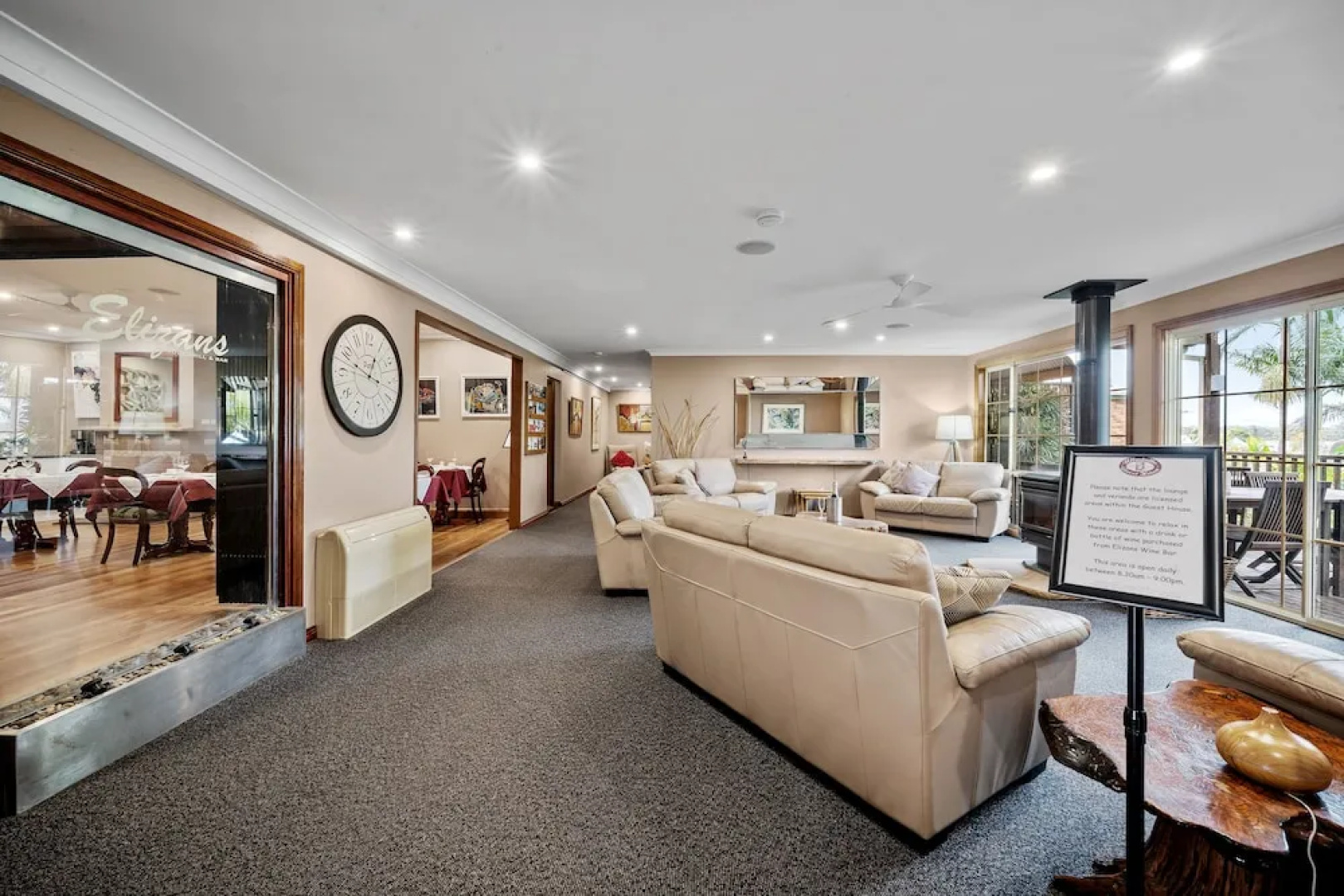 Oasis Inn Ulladulla - Guest 18 Years and Older