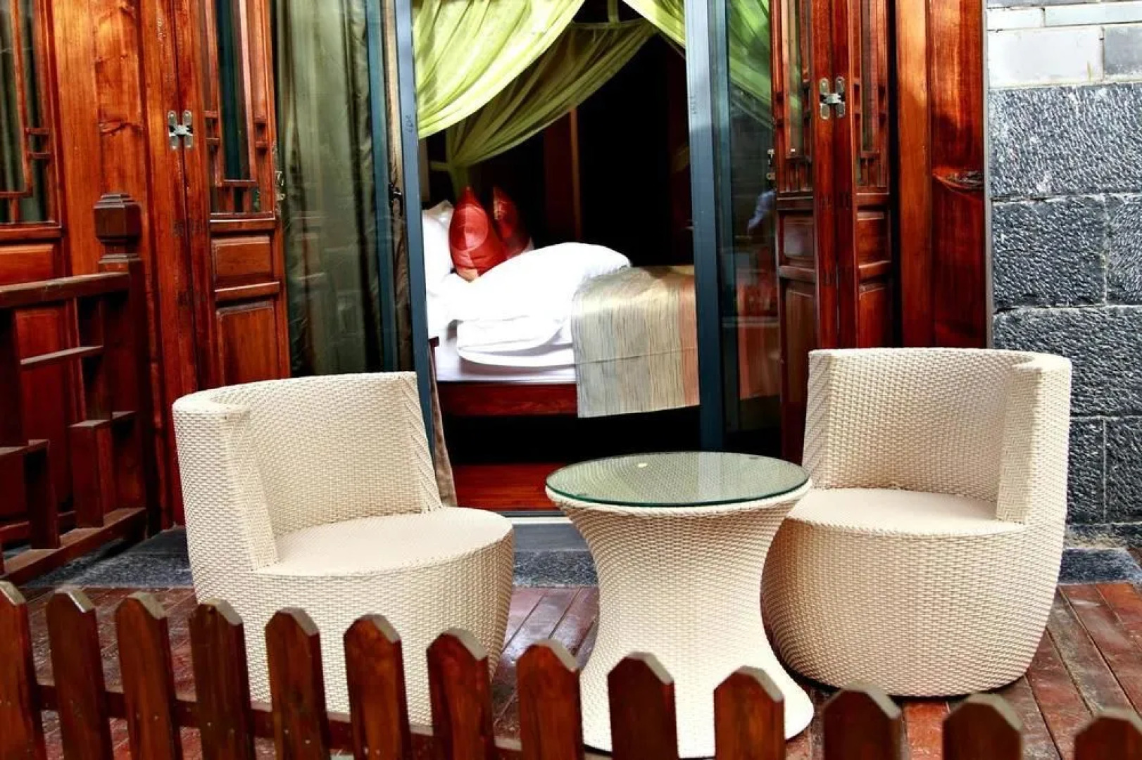 Lijiang Yongli Five Yard