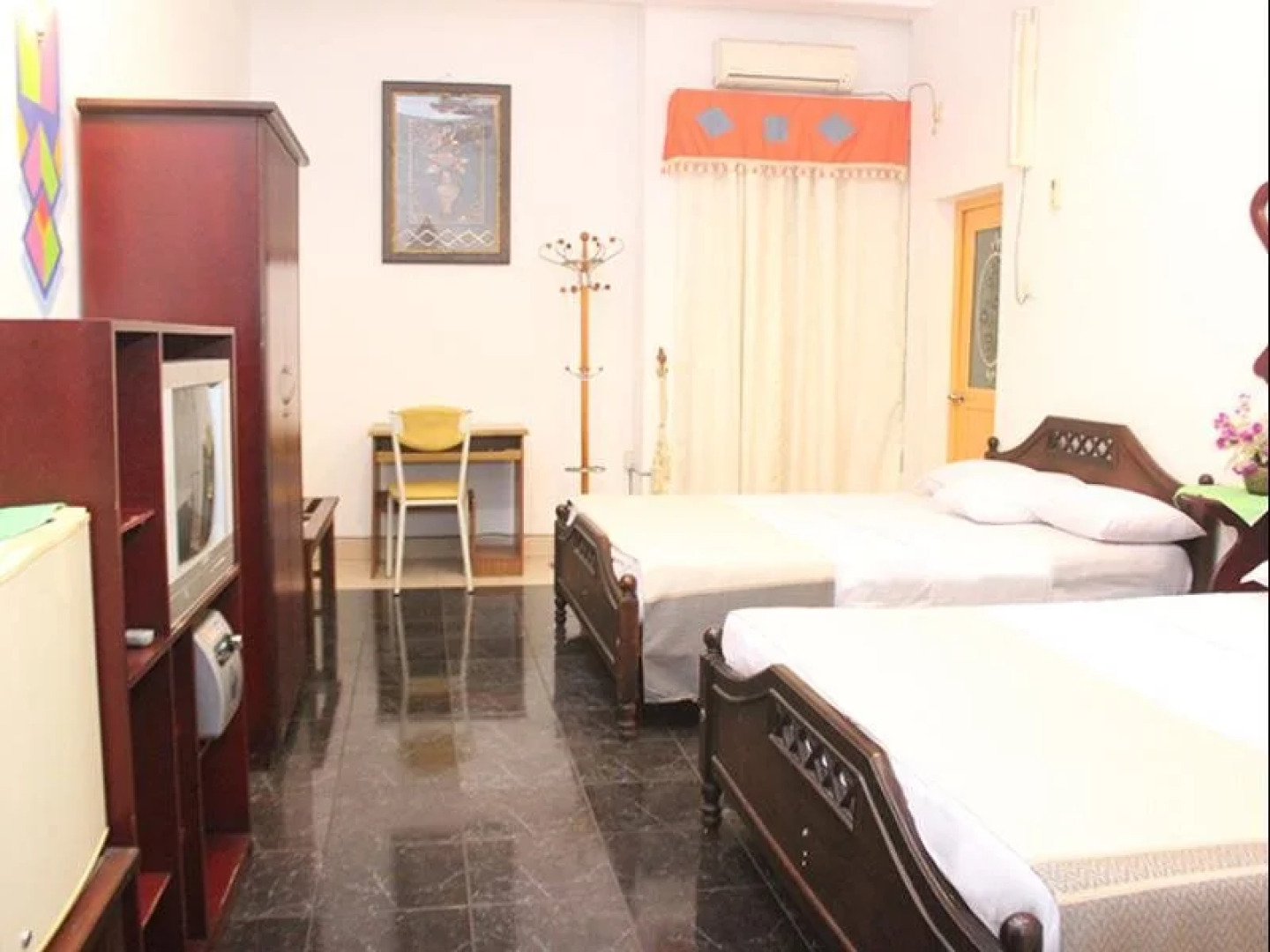 Terrel Hotel - Ampara