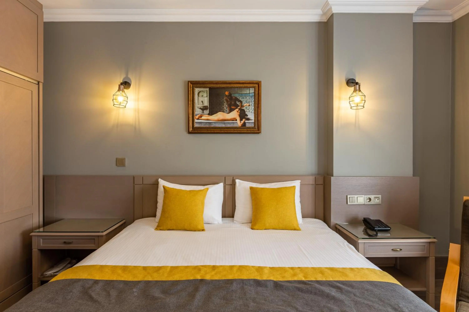 Seraglio Hotel & Suites