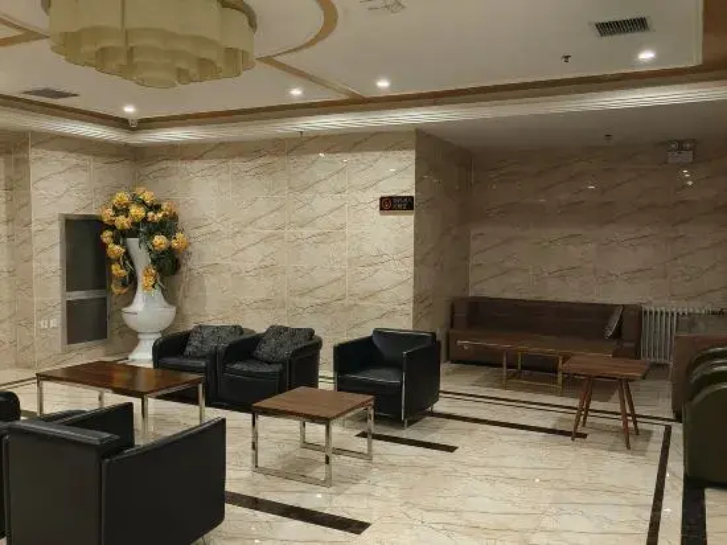 Jinshi Longmuwan Hot Spring Hotel