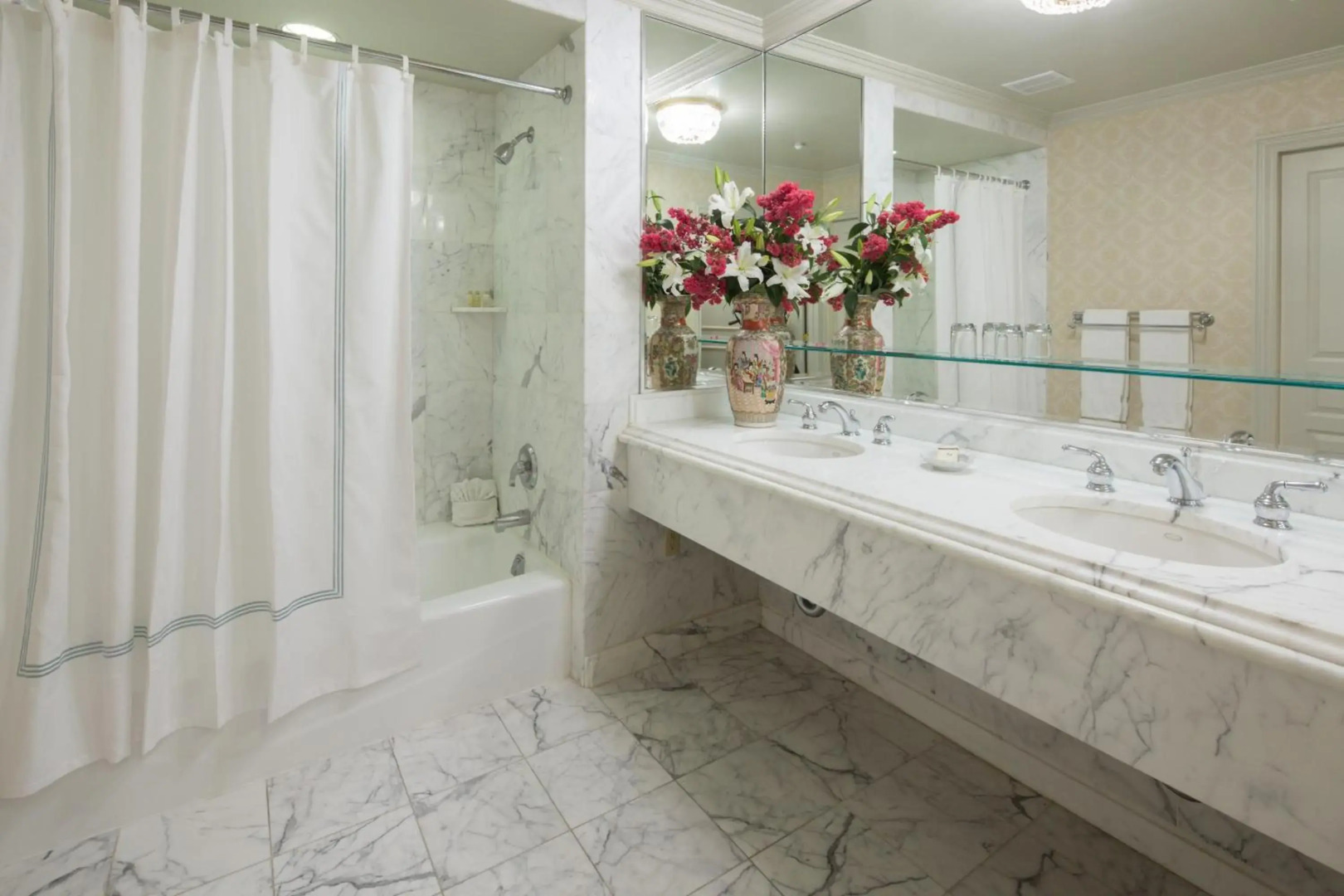 Bristol Hotel, Boutique Collection