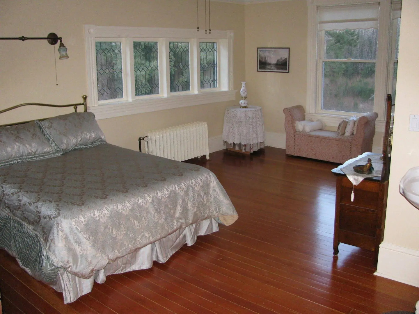 Sasquatch Crossing Eco Lodge B&B