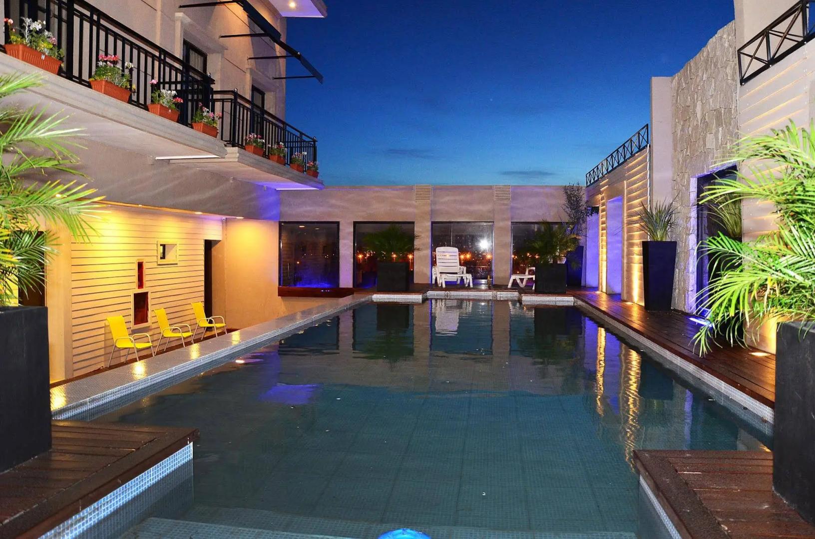 Le Parc Hotel & Suites