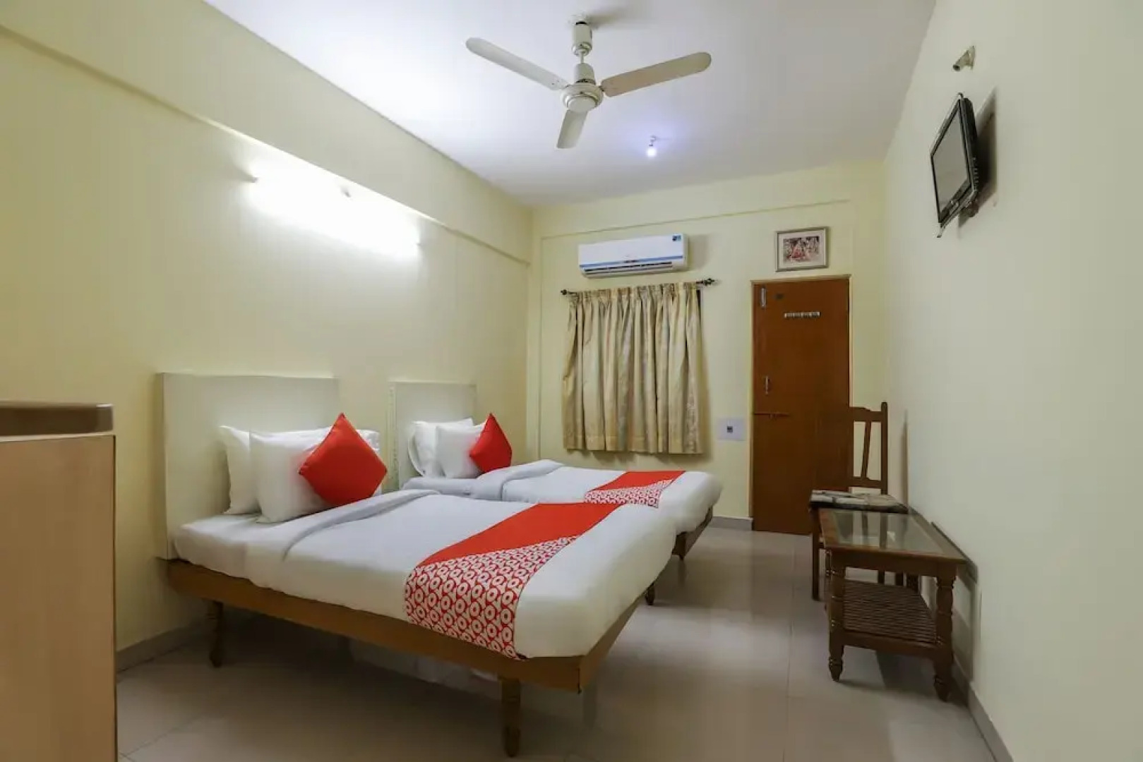 SPOT ON 46801 Hotel Swati