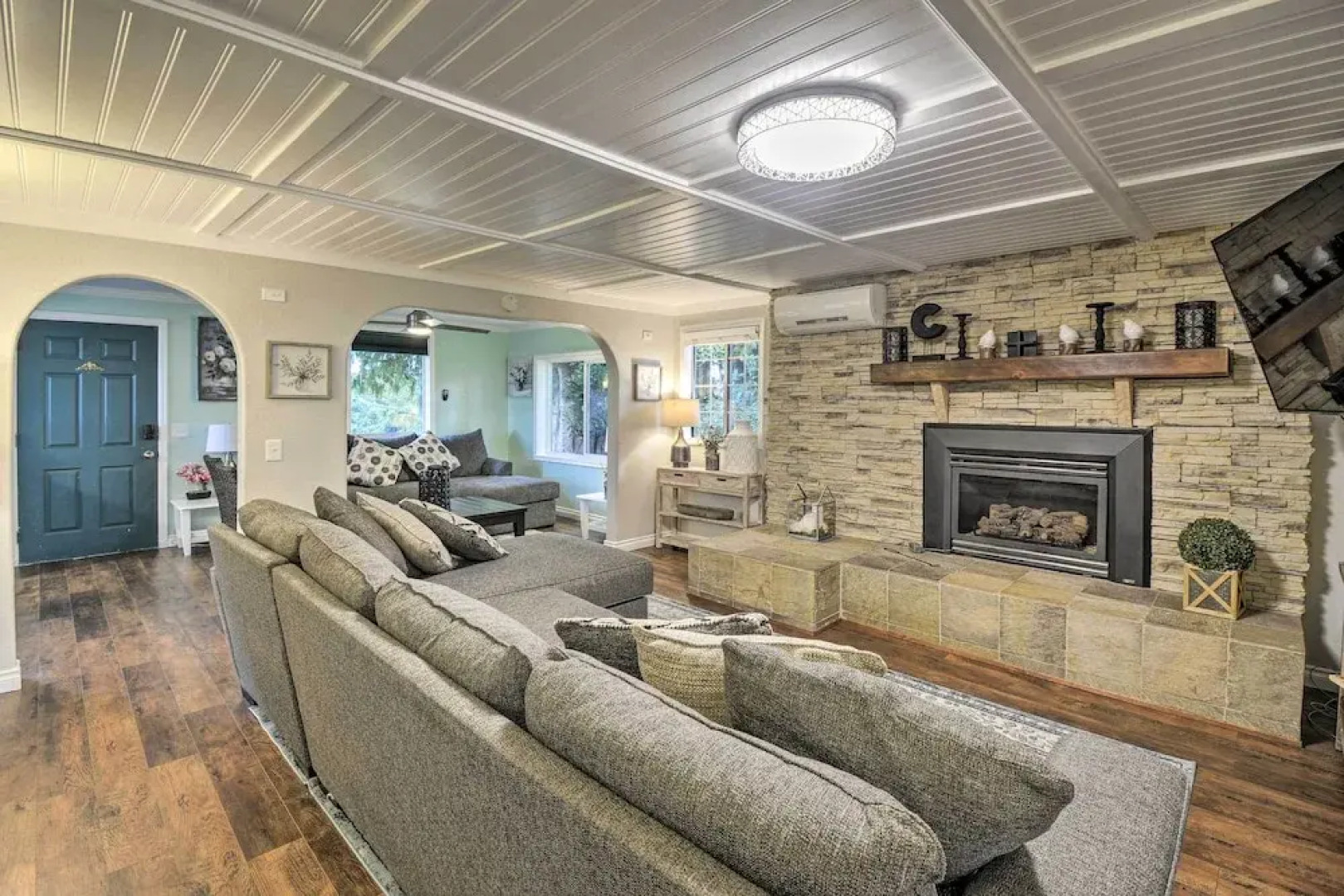 Spacious Home w/ Yard, 20 Miles to Olympic NP