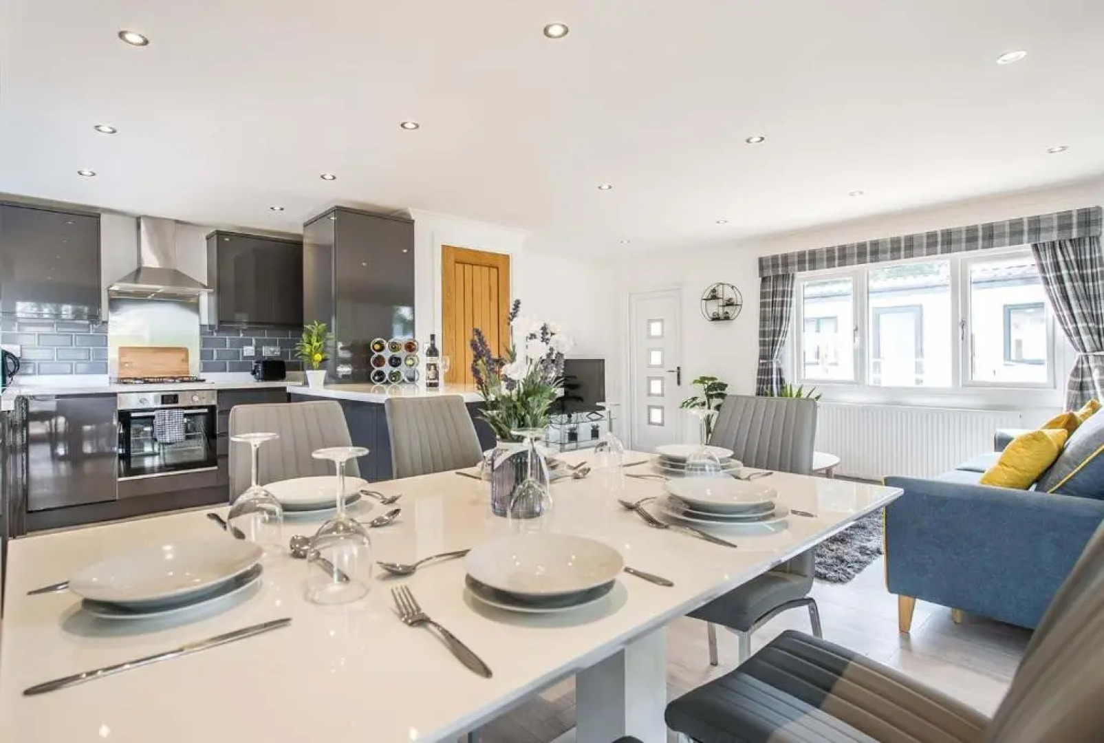 White Horse Holiday Park, Lincoln with Private Hot Tubs