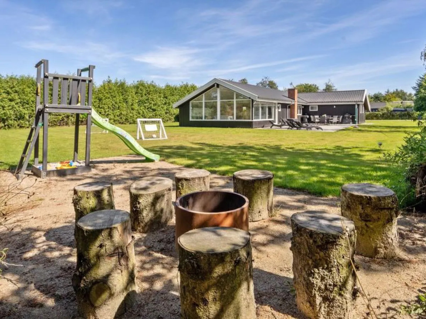 "Nina" - 1.3km from the sea in NE Jutland