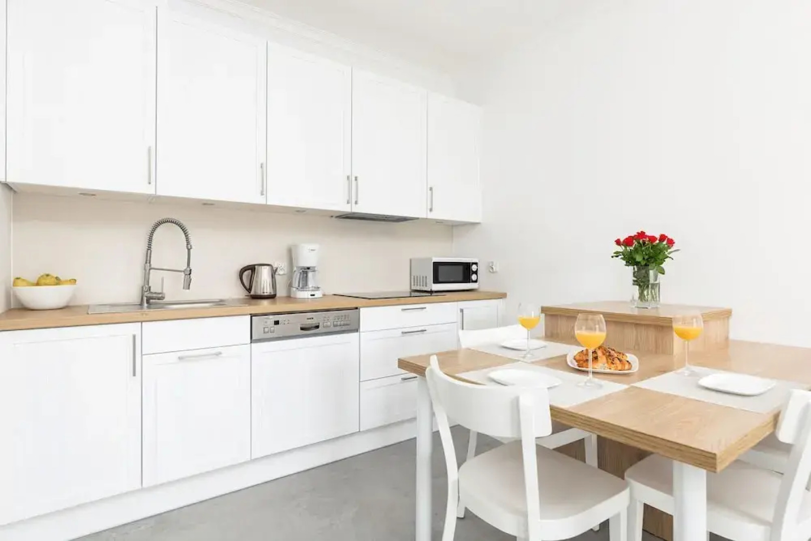 Pet-friendly Spadochroniarzy by Renters