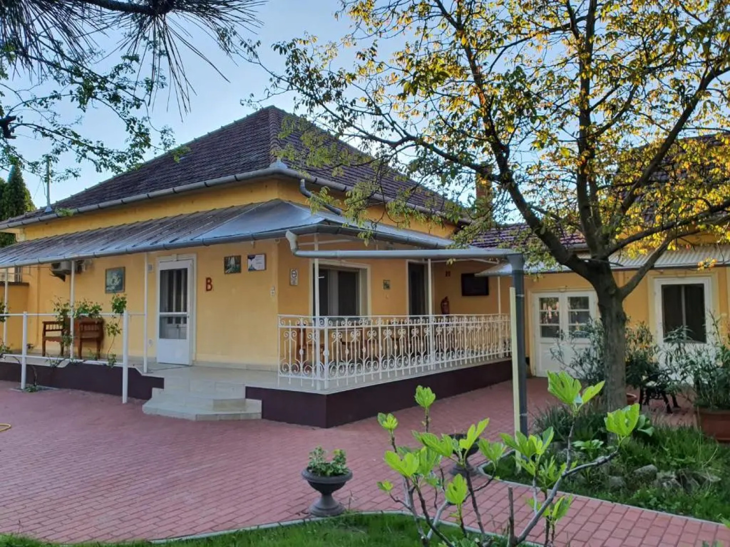 Platán Szálláshely