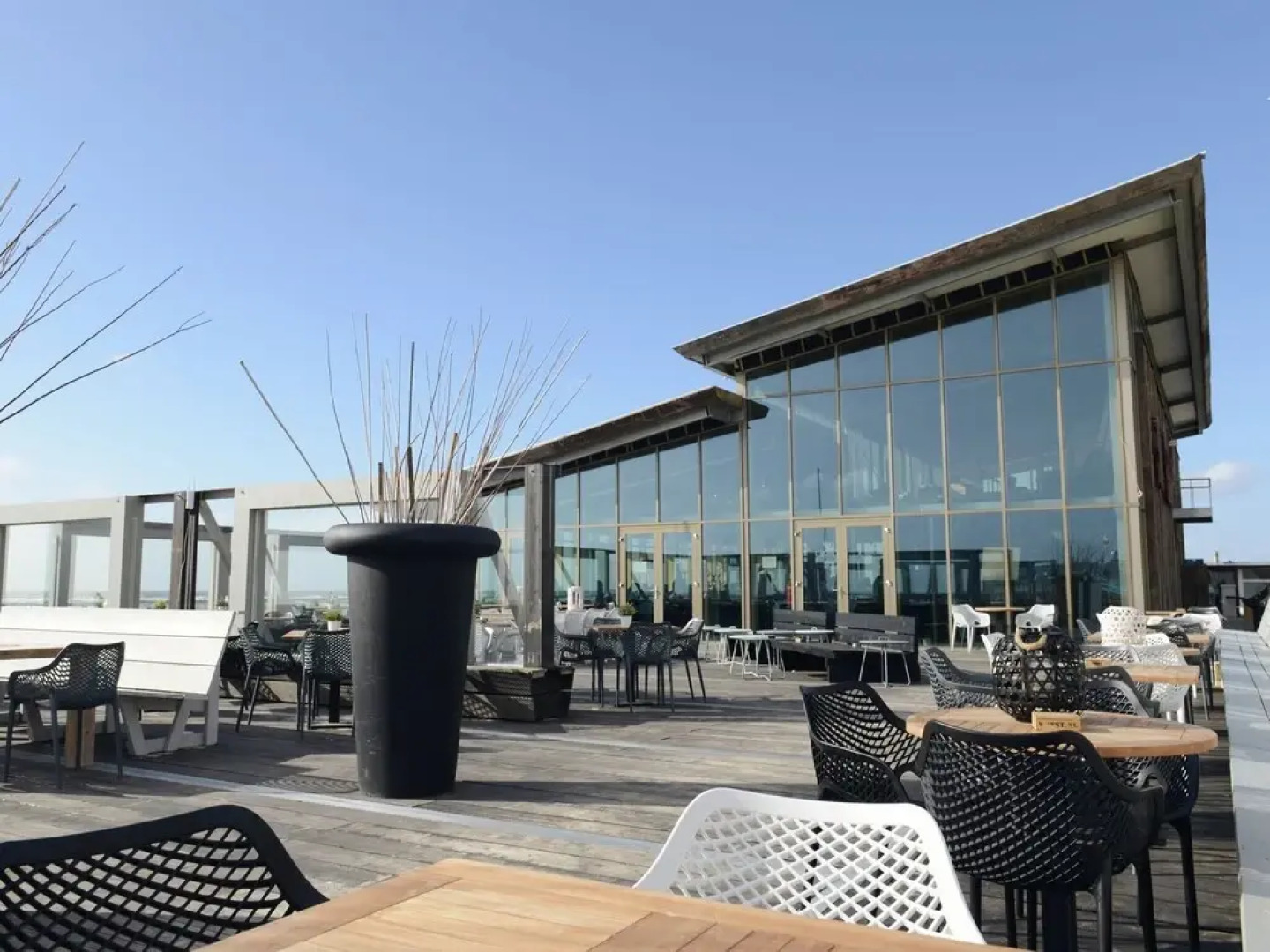 Modern Suites Near Beach