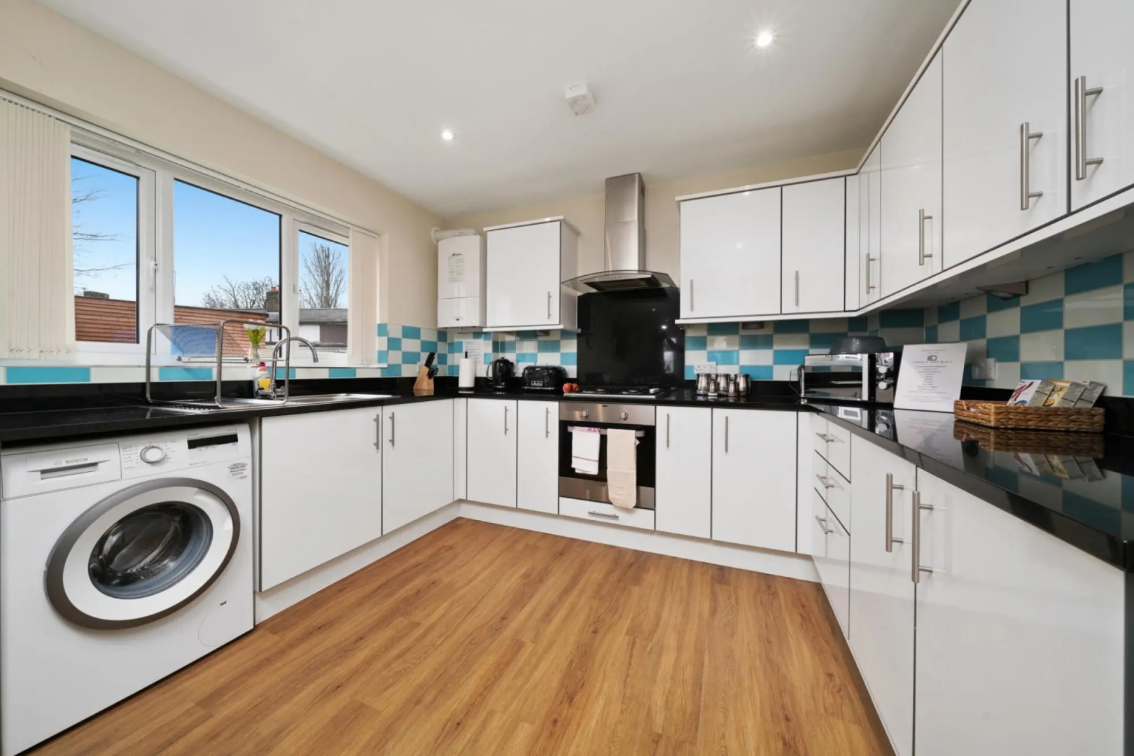 London Heathrow Living Serviced Apartments- Apt 11