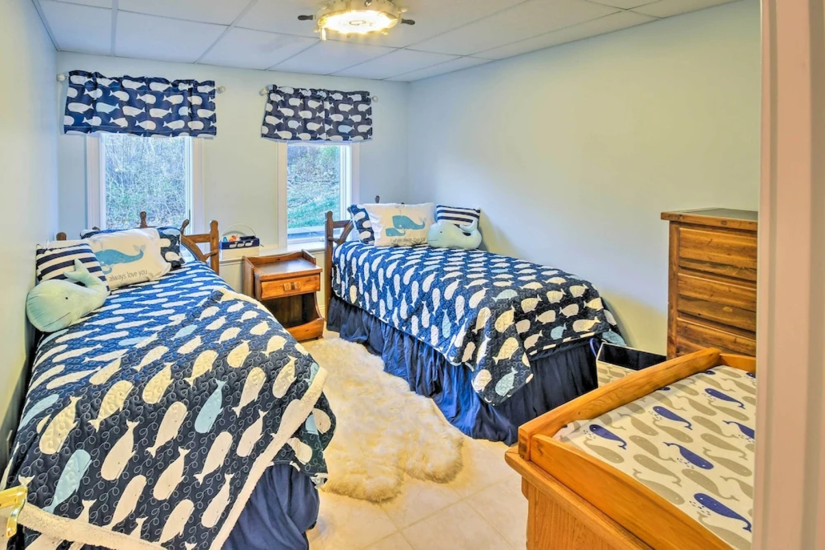 Luxurious Oceanfront Flanders Bay Home w/ Kayaks!