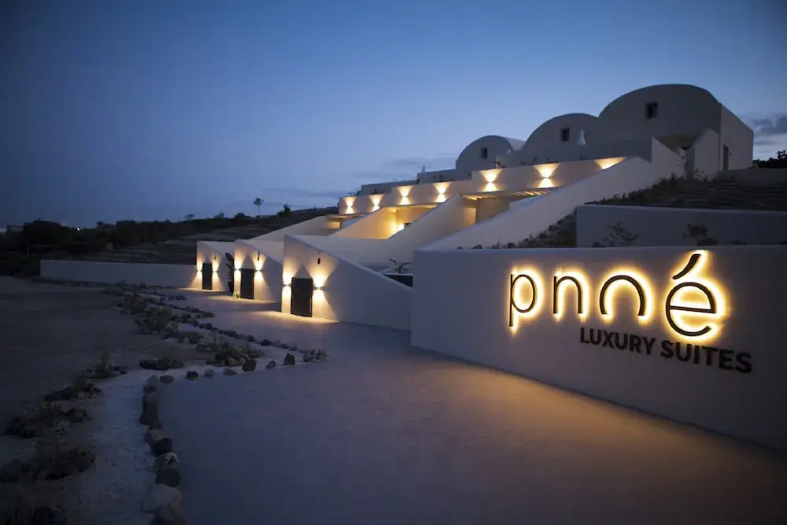 Pnoe Luxury Suites