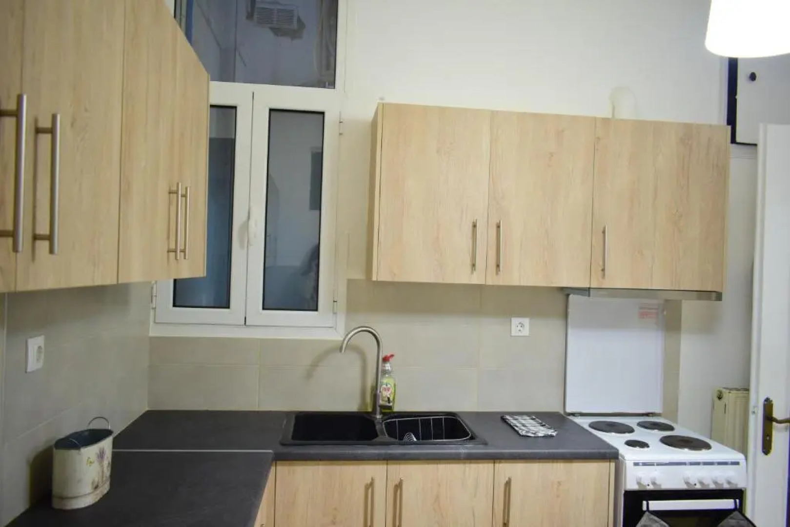 Antonia's 2bedroom with garden and private parking by MK