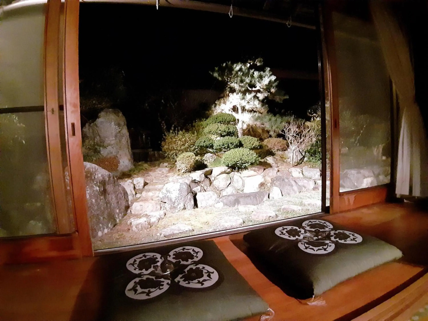 Wぴーす（W Peace)