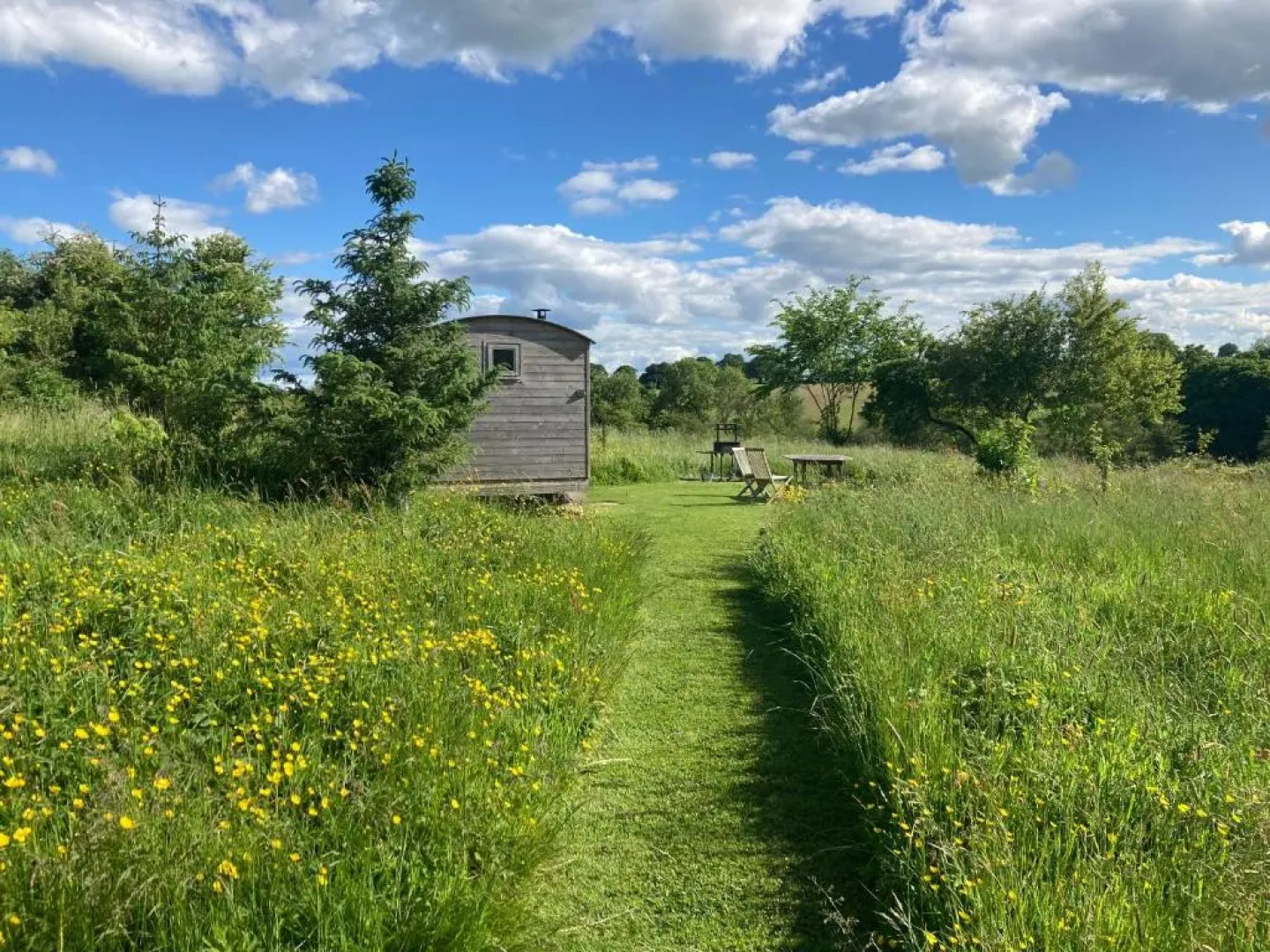 The Shepherd's Hut with seasonal Swimming Pool