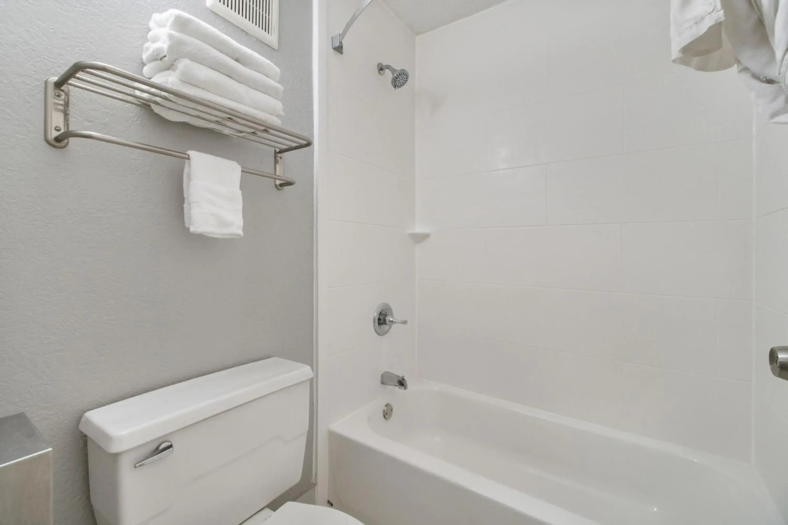 Clarion Pointe Galveston - Beachfront