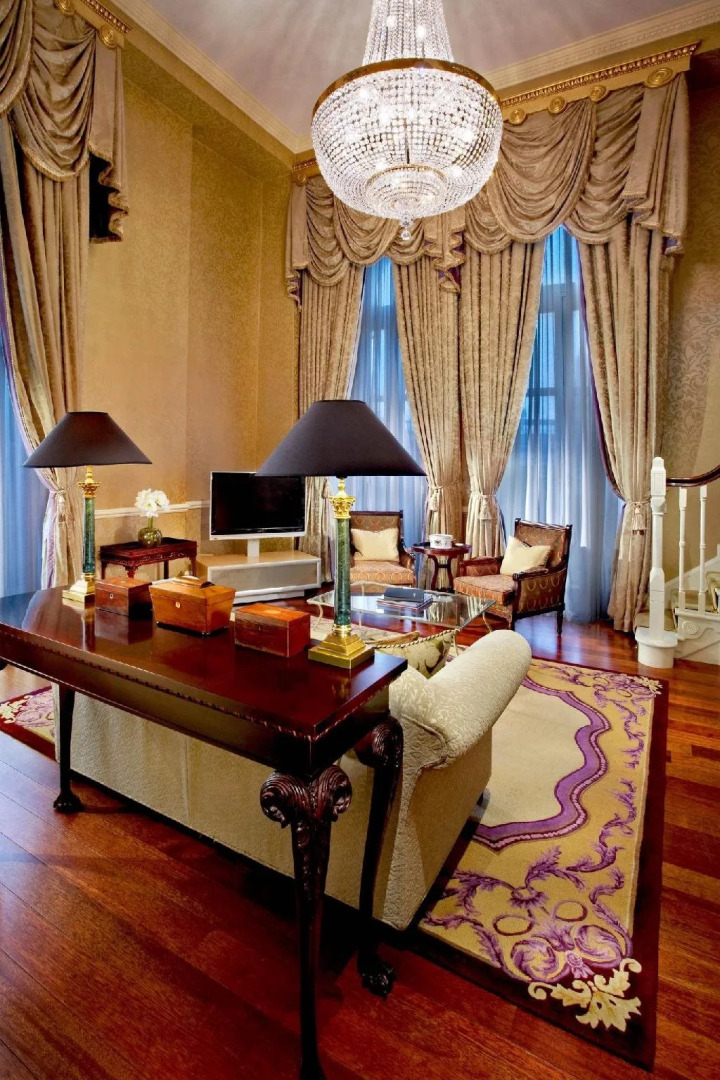 The College Green Hotel Dublin, Autograph Collection