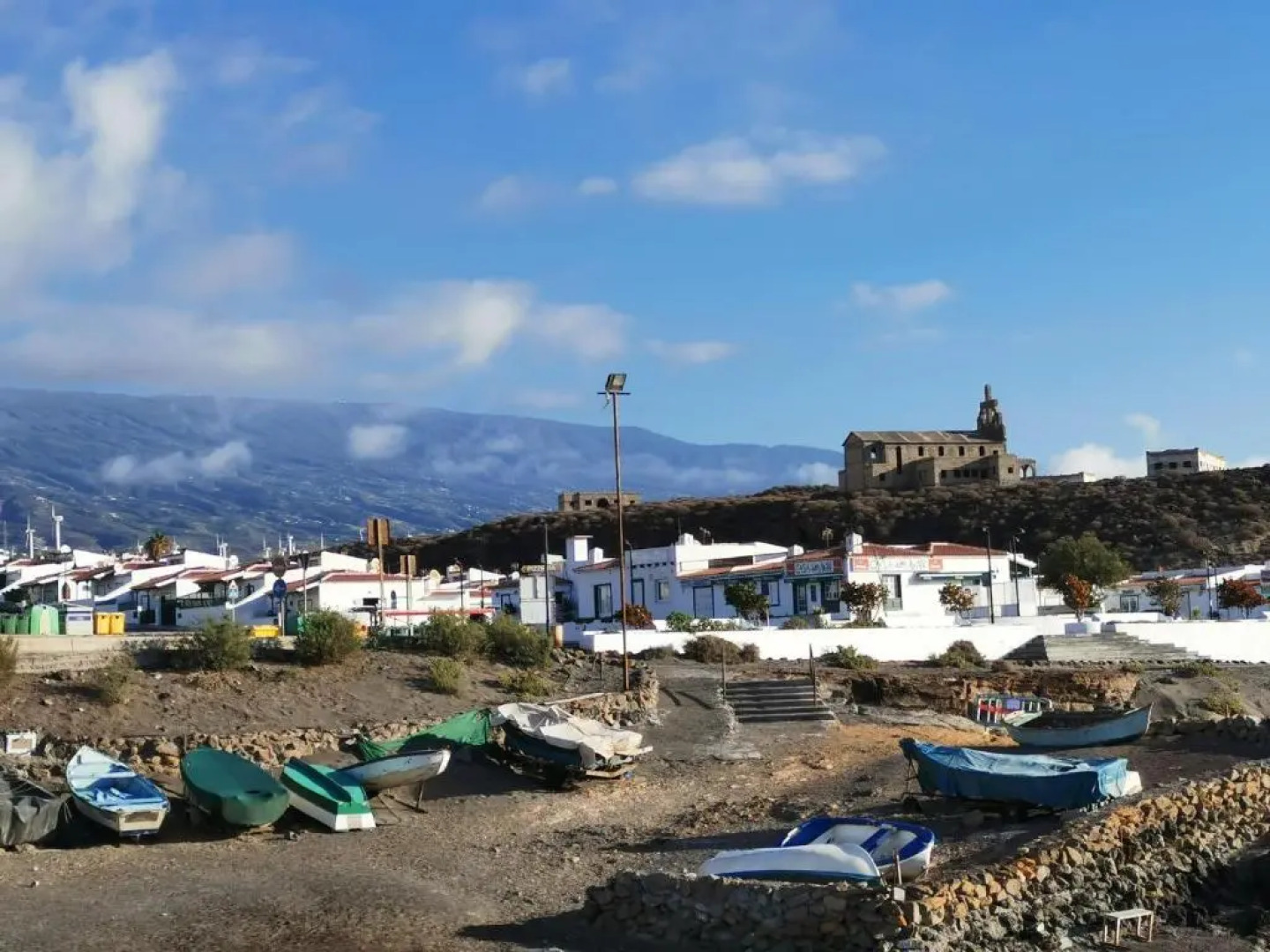 La Casa del Sol, Abades