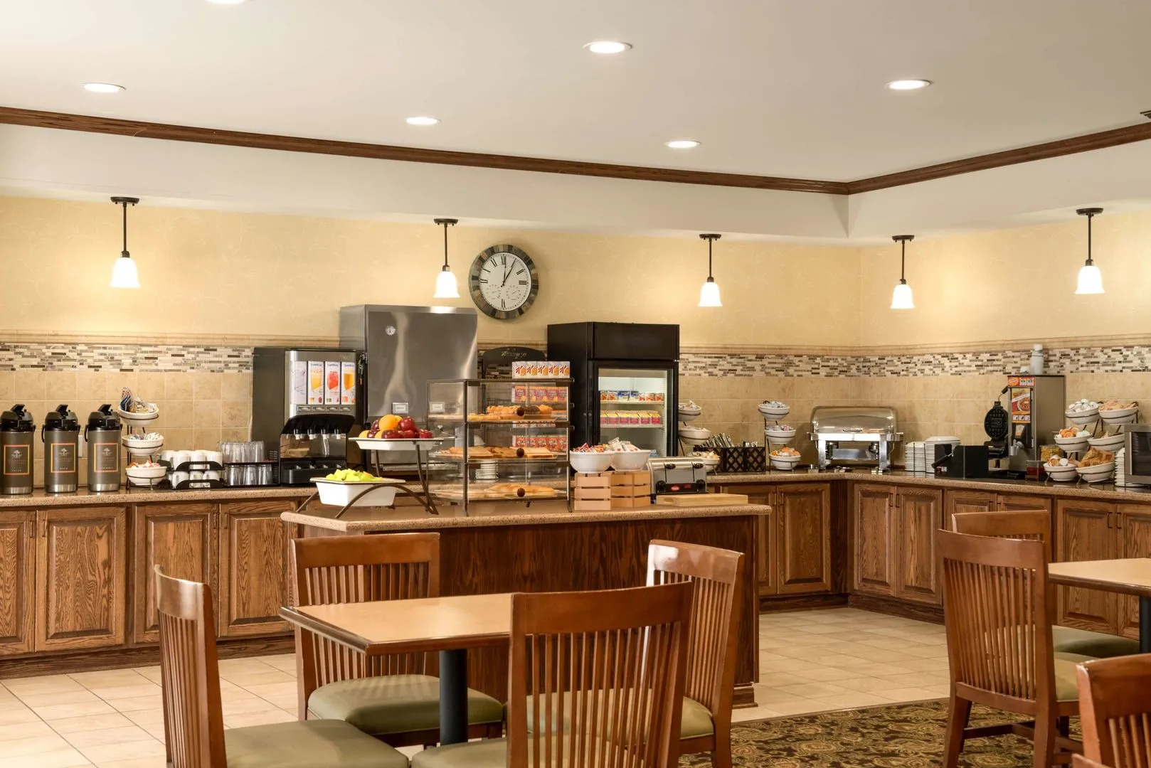 Country Inn & Suites by Radisson, Minot, ND
