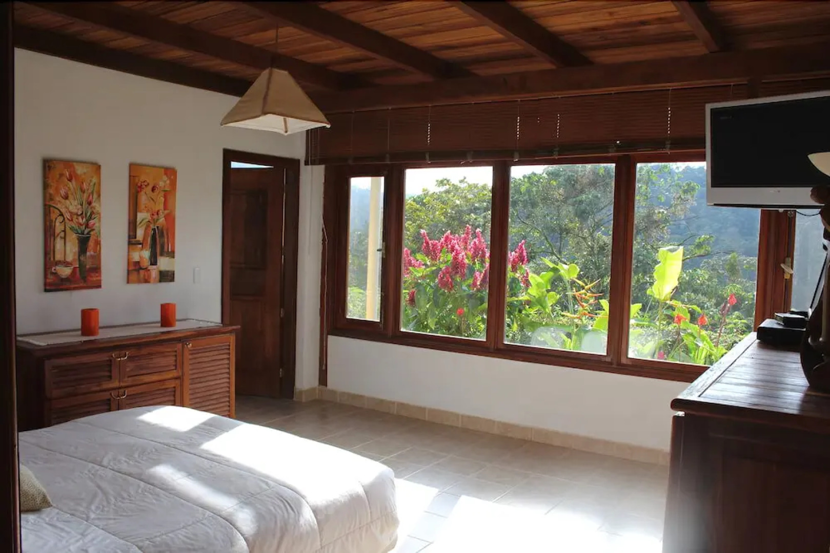 Ecollacta - Elegant Homes in Private Ecological Property