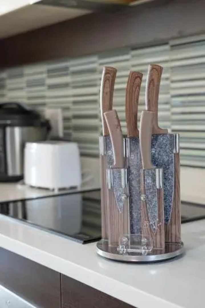 Room 122 @ The Nicol Hotel