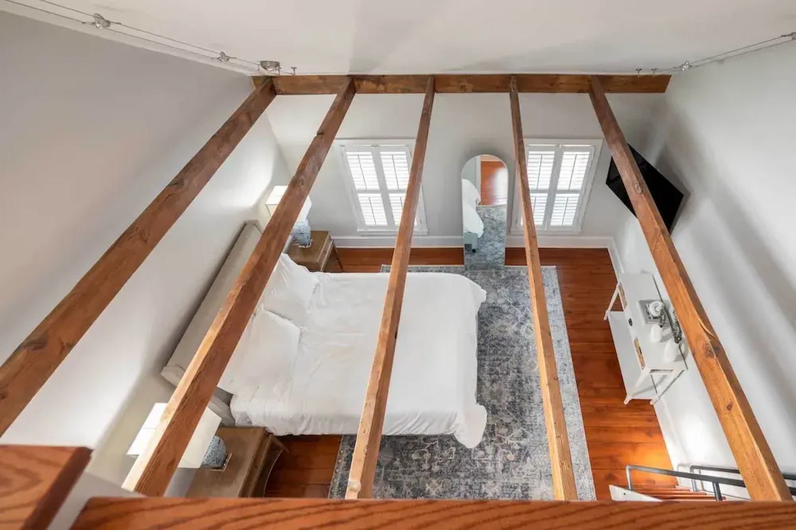 'brooke House' In The Heart of Downtown w/ Patio!