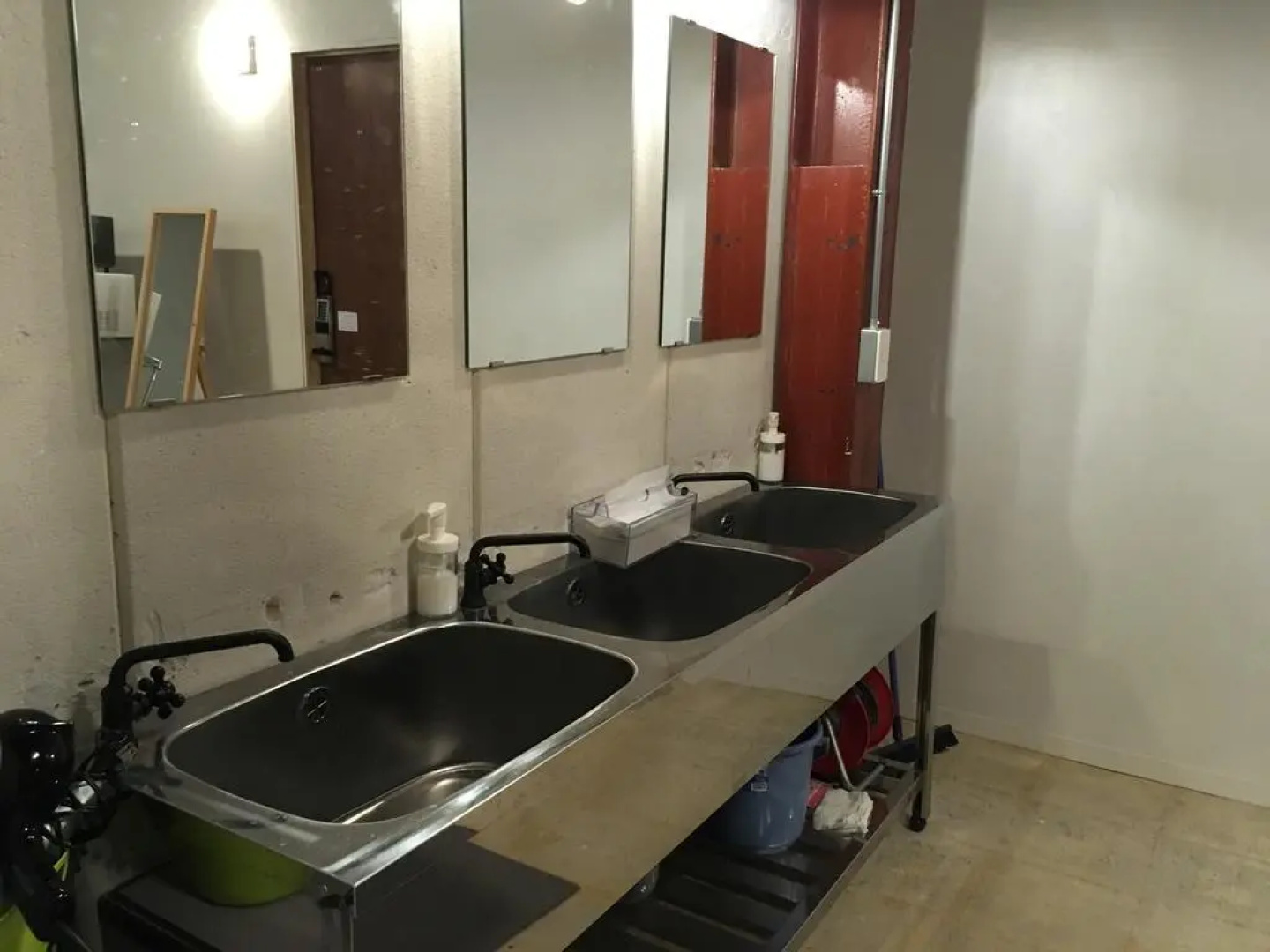fan ABURATSU Sports Bar & Hostel
