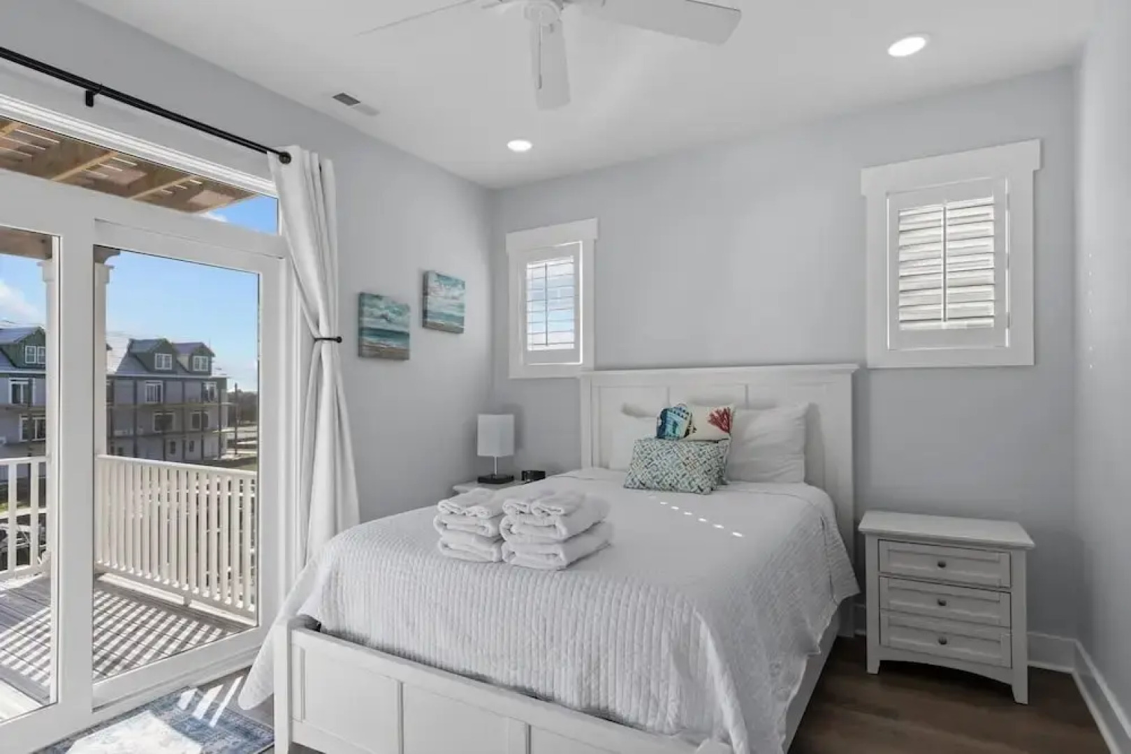 South Breeze 3 Bedroom Townhouse by RedAwning